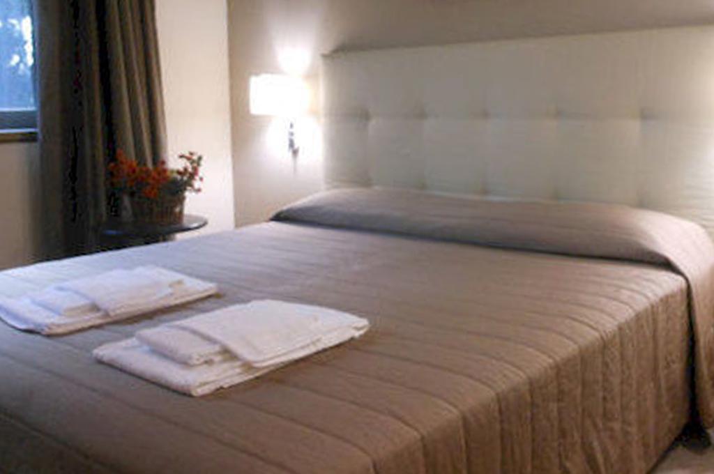 Hotel Desiderio Roma Esterno foto