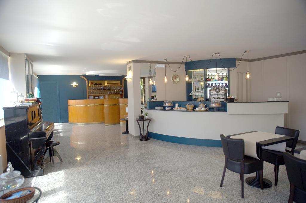 Hotel Desiderio Roma Esterno foto