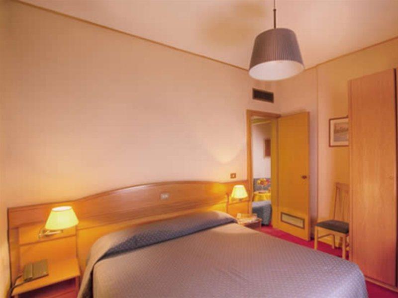 Hotel Desiderio Roma Esterno foto