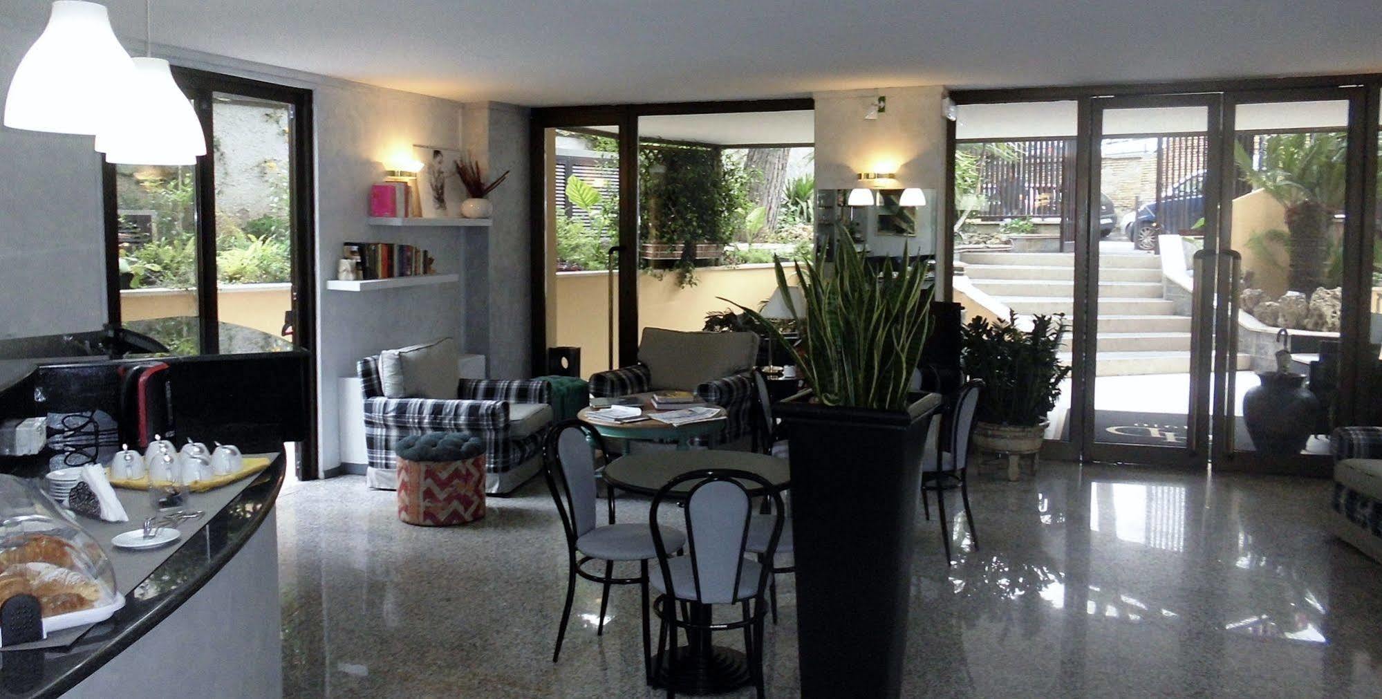 Hotel Desiderio Roma Esterno foto